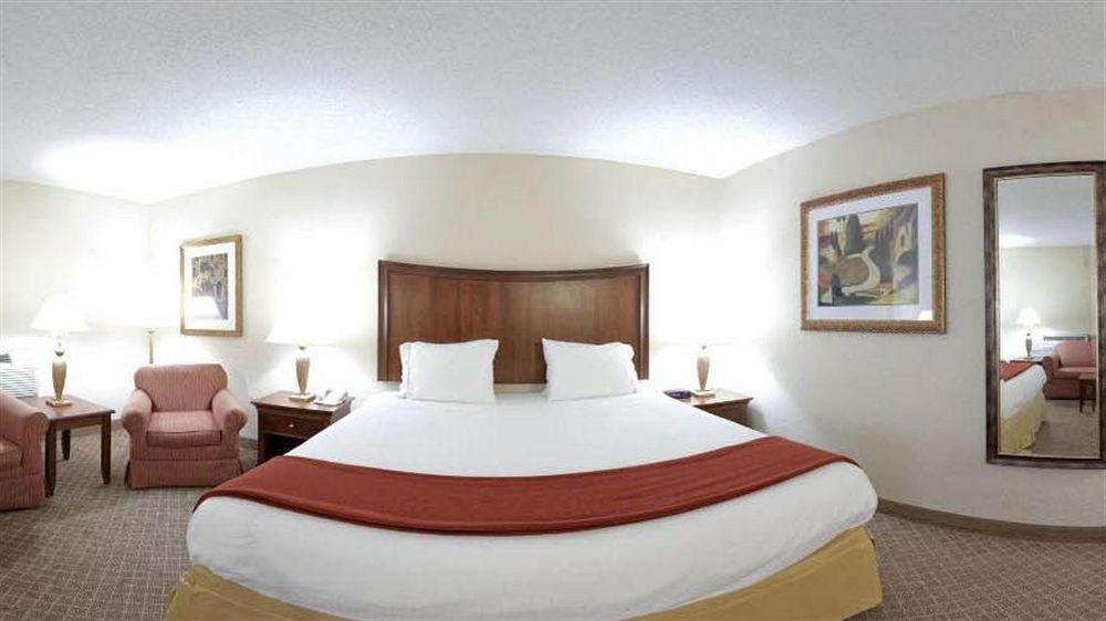 Holiday Inn Express Milwaukee - West Medical Center By Ihg Wauwatosa Exteriör bild