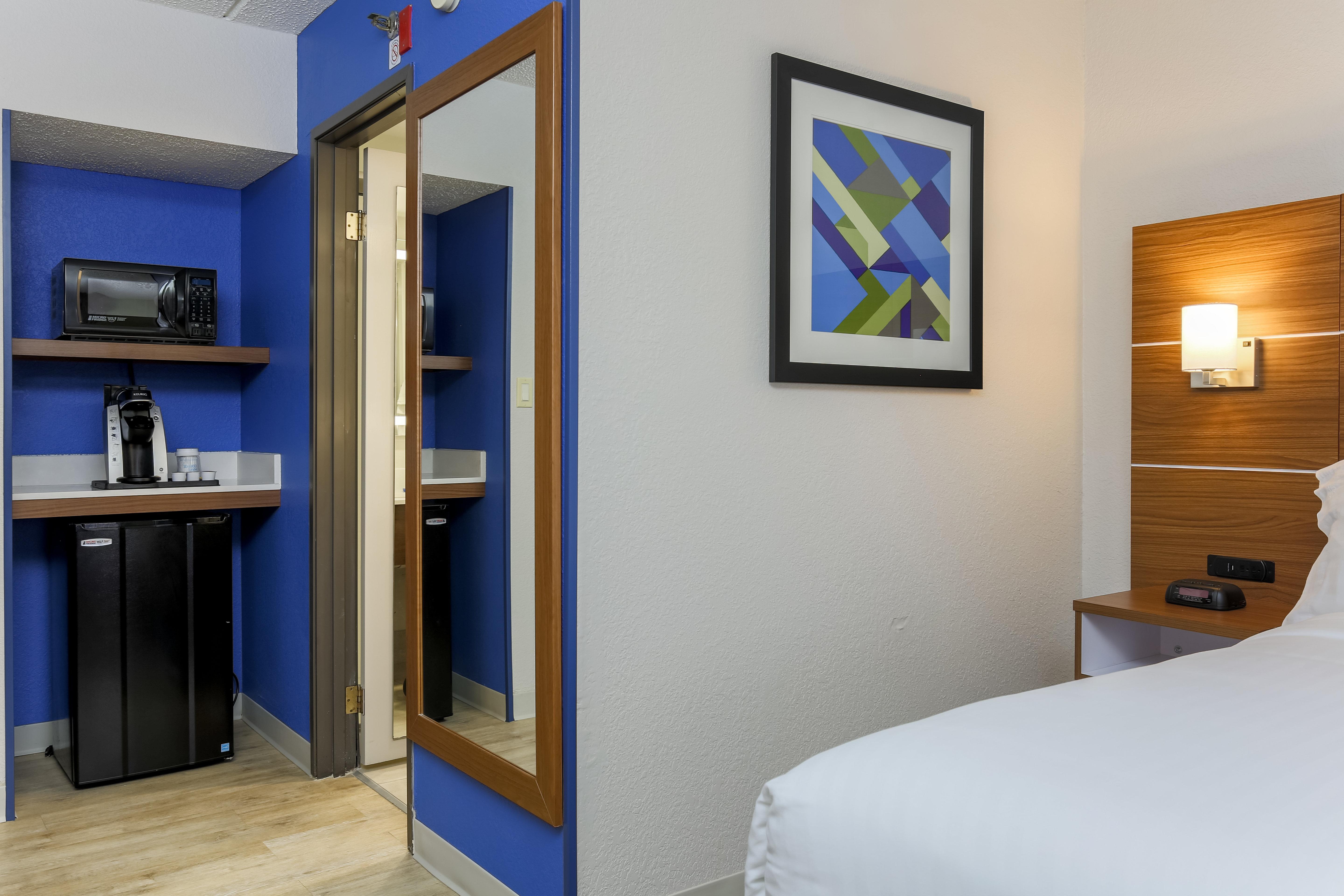 Holiday Inn Express Milwaukee - West Medical Center By Ihg Wauwatosa Exteriör bild