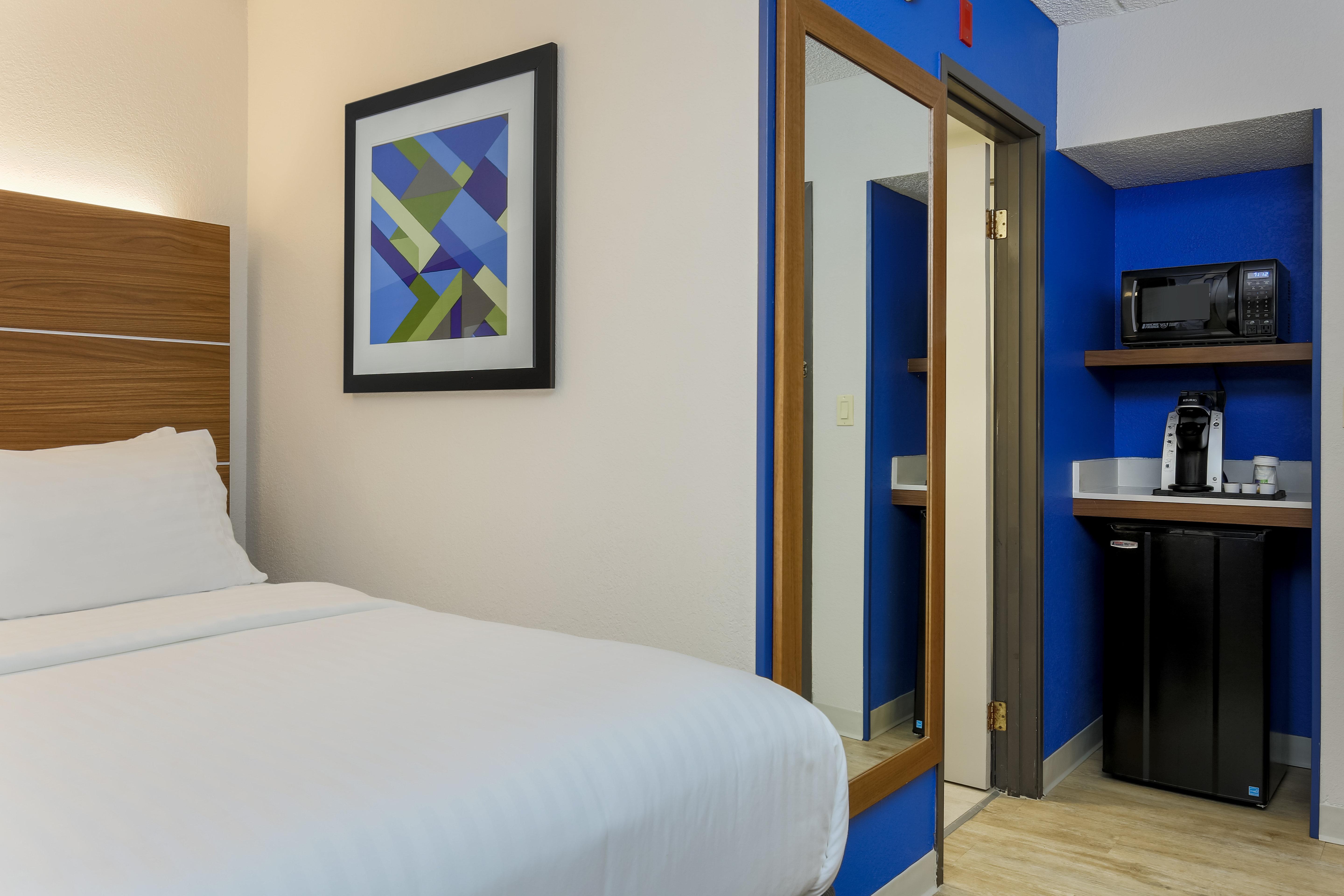 Holiday Inn Express Milwaukee - West Medical Center By Ihg Wauwatosa Exteriör bild