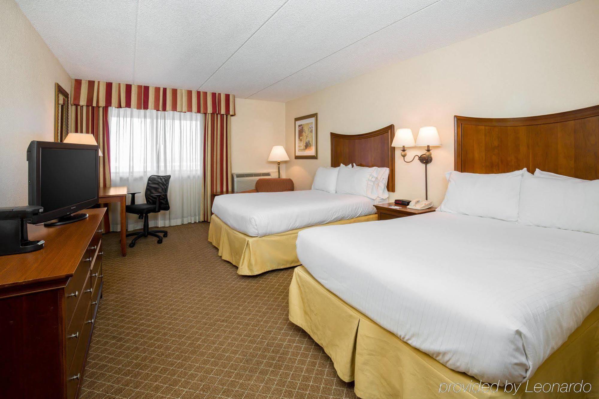 Holiday Inn Express Milwaukee - West Medical Center By Ihg Wauwatosa Exteriör bild